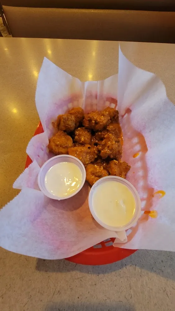 Buffalo Garlic Boneless Wings