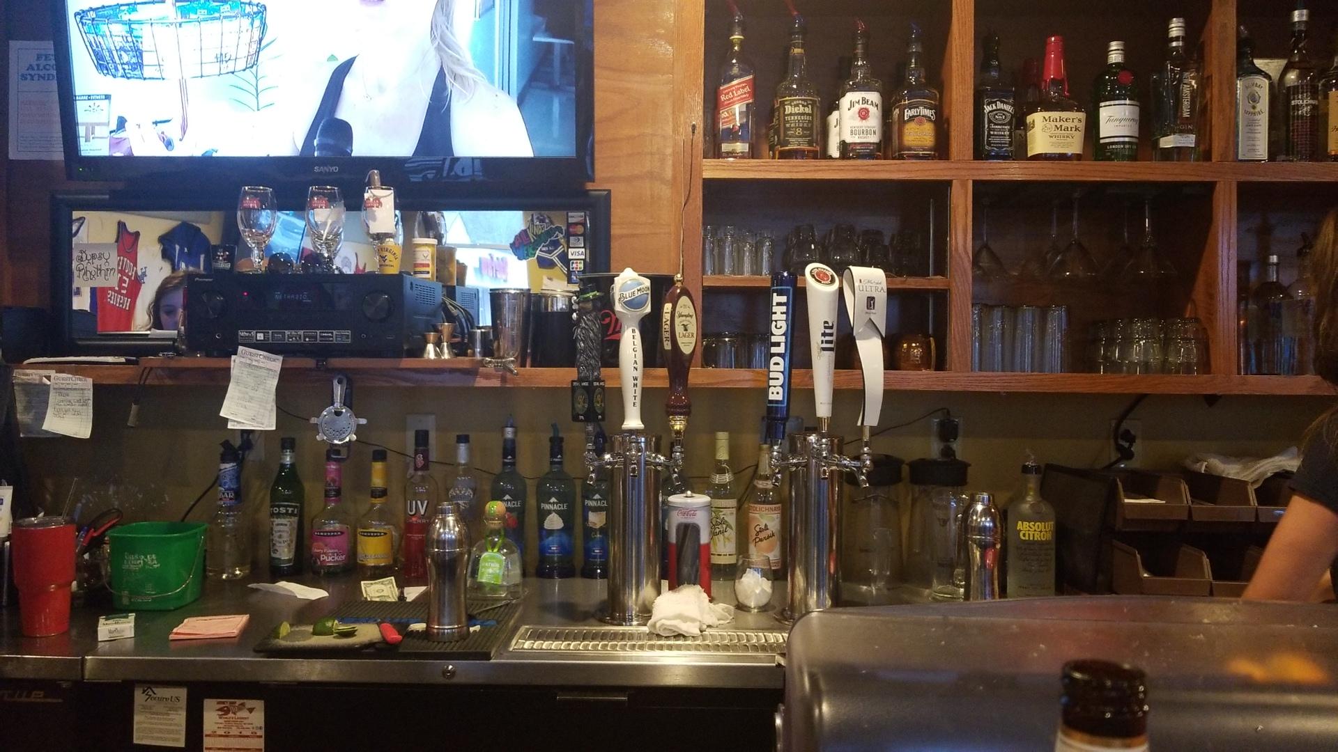 Roni's Pizza Bar